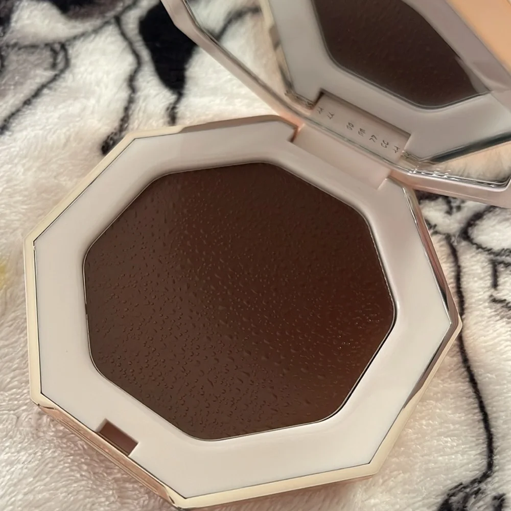 Fenty Chocolate 06 Cheeks Out Freestyle Cream Bronzer